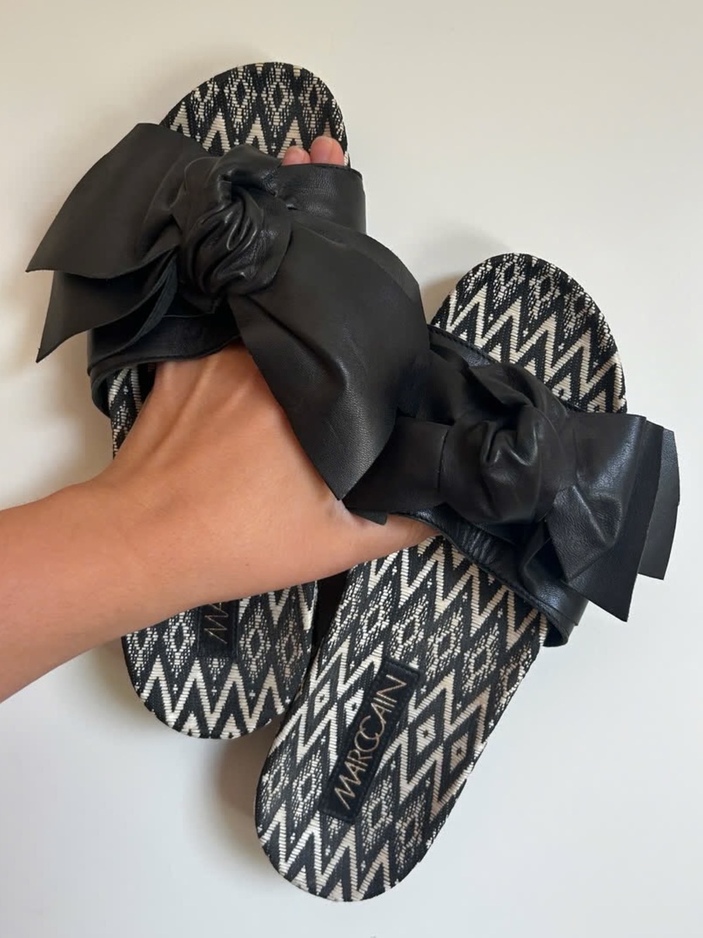 Marc Cain Black Leather Bow Geometric Print Mule Slides Sandals Size 40/9